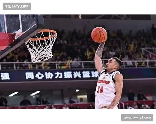 广厦轻松击败四川 展现强大实力与团队默契